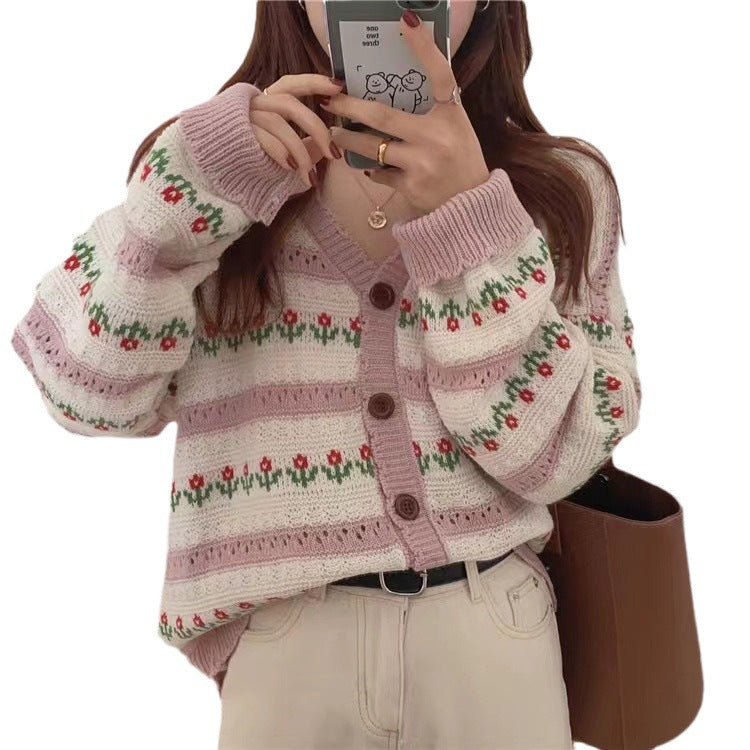 Knit jacket for women with nostalgic floral patterns and a generous cut Lune London