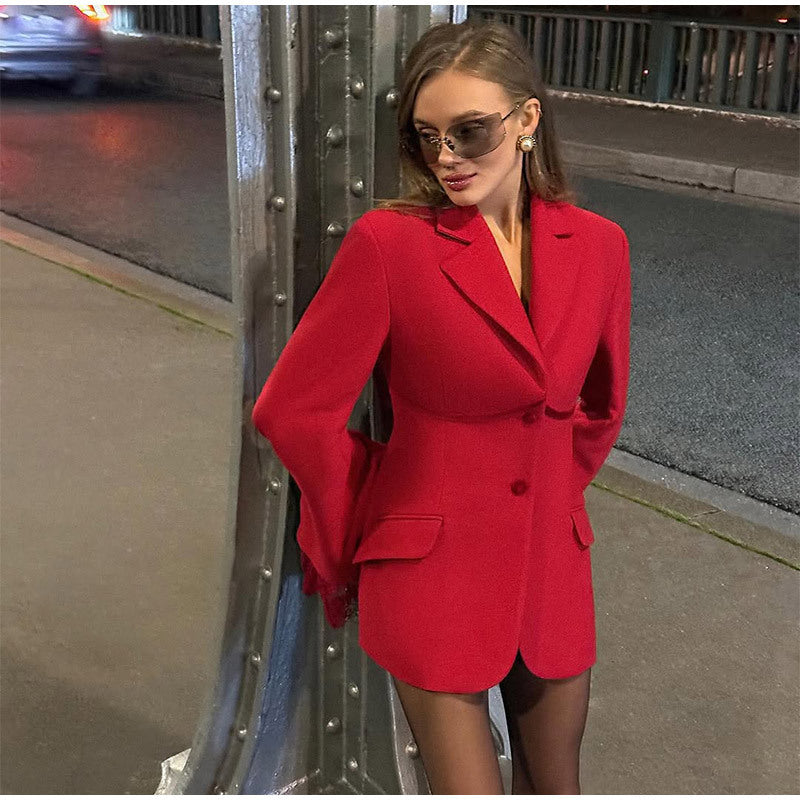 Elegant blazer jacket for women with a relaxed fit and remarkable sleeves Lune London