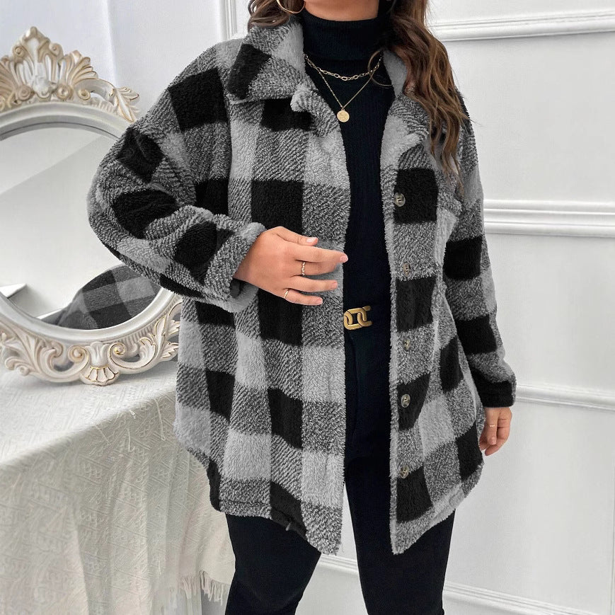 Ladies oversized tartan cozy jacket with button closure Lune London
