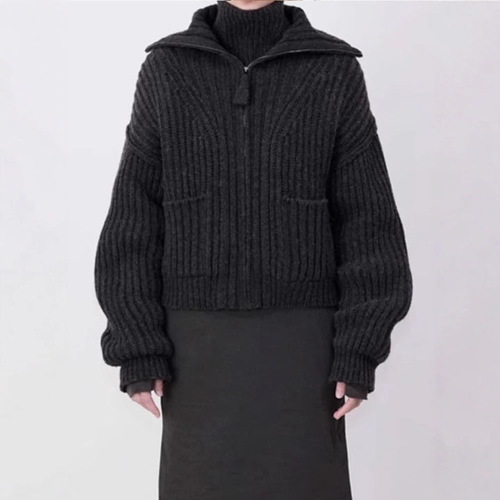 Pull en maille épaisse à la mode pour femmes avec col montant et poches pratiques Chic & Stil