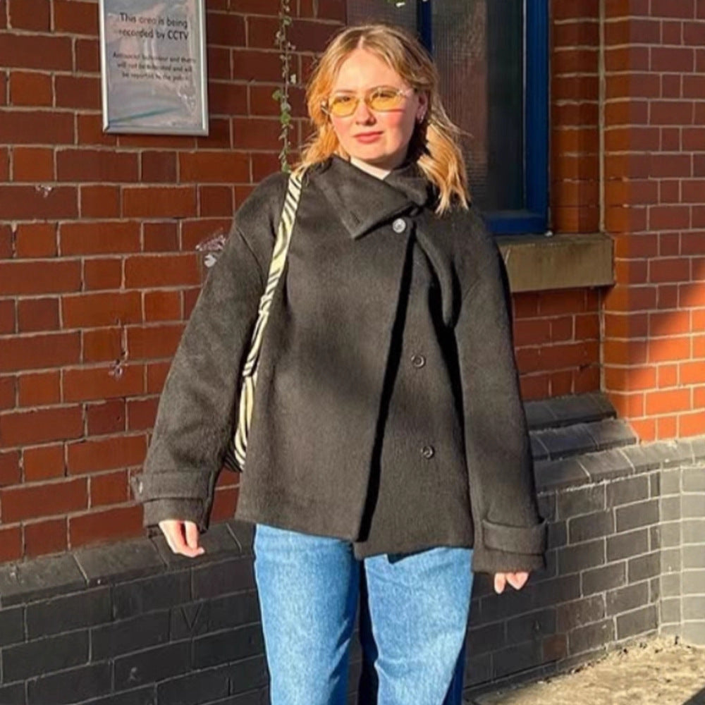 Ladies cozy wool jacket with high collar and button details Lune London