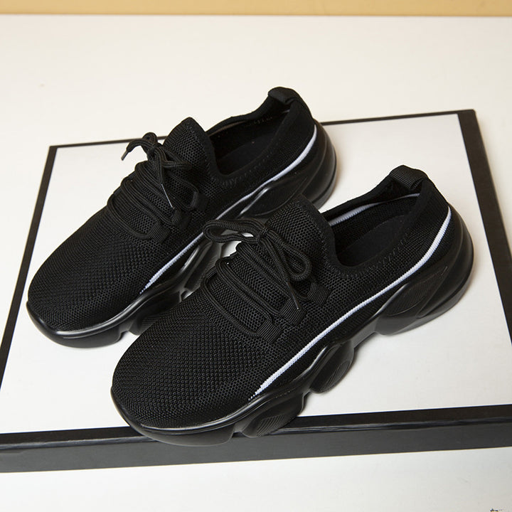 Breathable women's sneakers with cushioning sole and elastic upper Lune London
