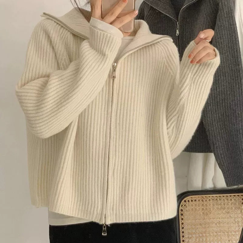 Sporty knitted pullover for ladies with high-quality structure Lune London