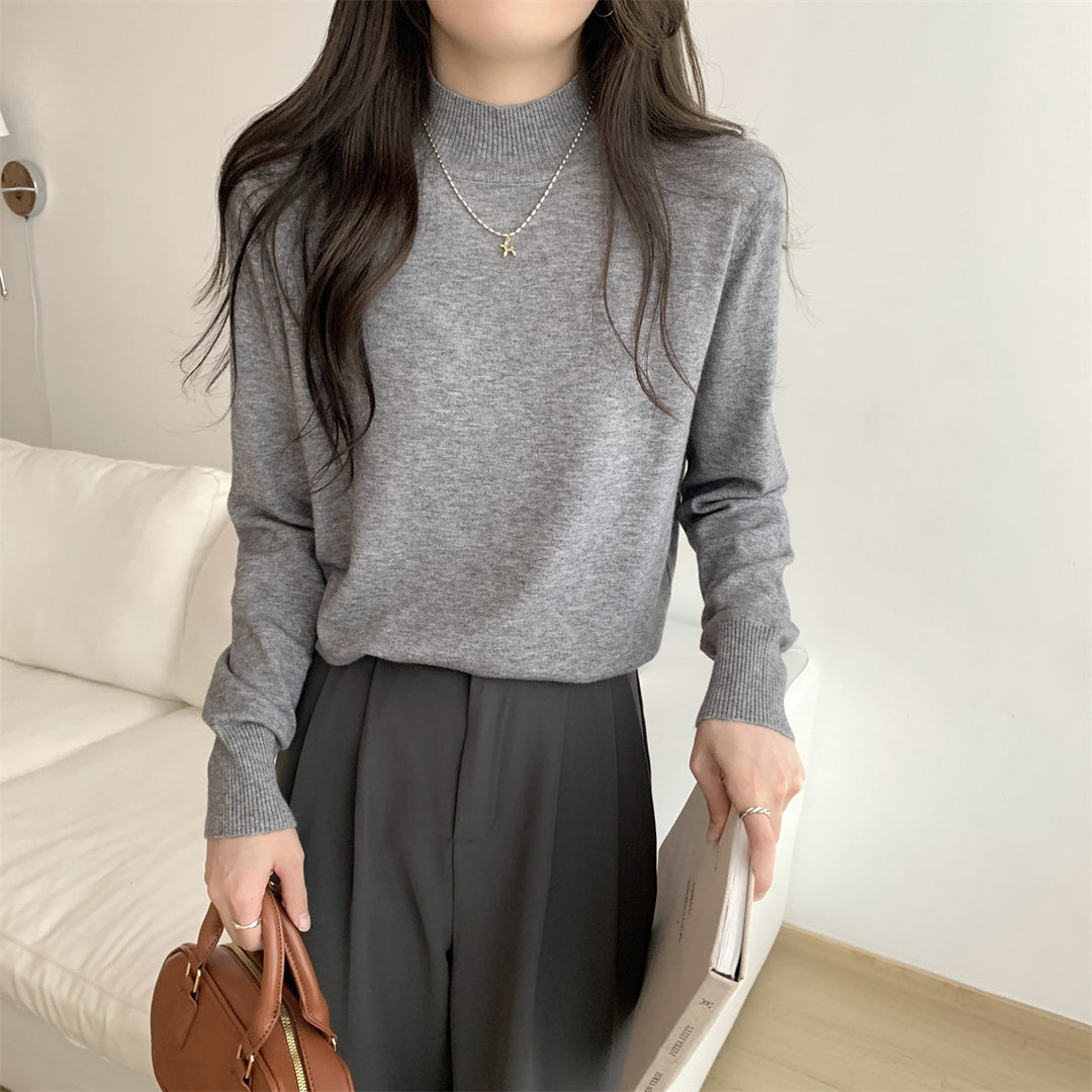 Pull fin en tricot pour femme avec un col montant moderne et une coupe décontractée Chic & Stil