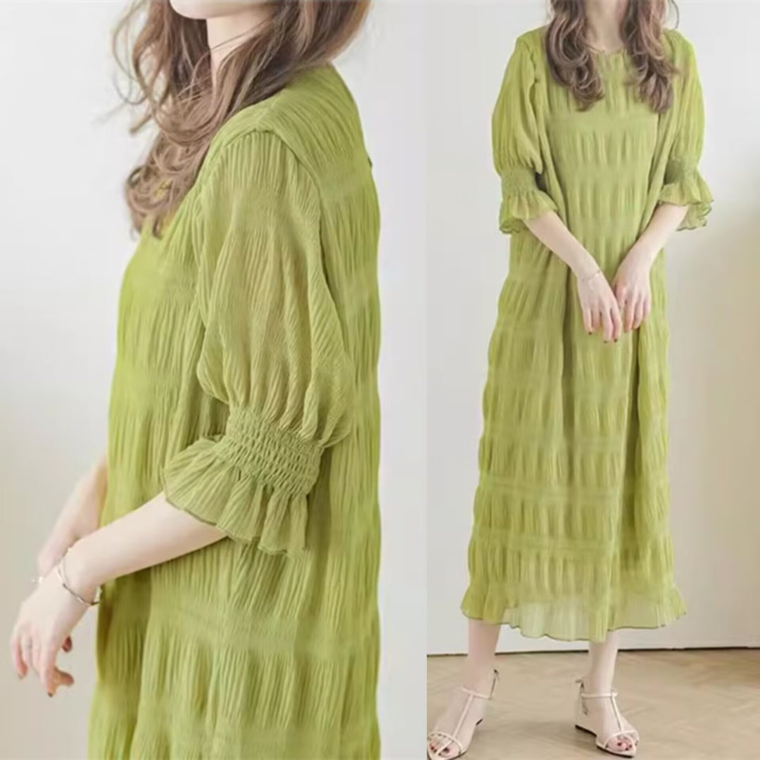 Casual maxi dress for women with elastic puff sleeves and a refined textured design Lune London
