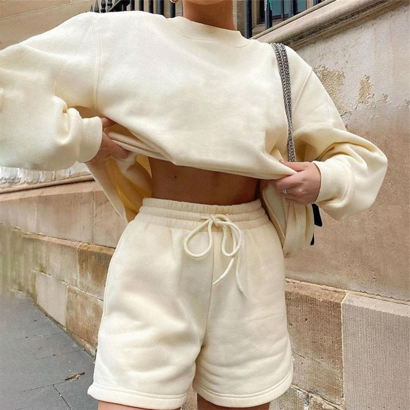 Stylish and comfortable sweatshirt and shorts set for women Lune London