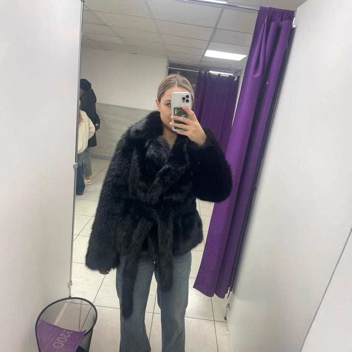 Ladies fashion oversized fur coat Chic und Style