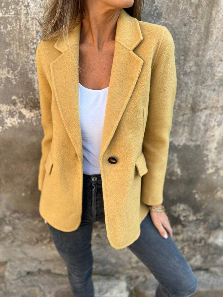 Ladies elegant fitted wool coat Lune London