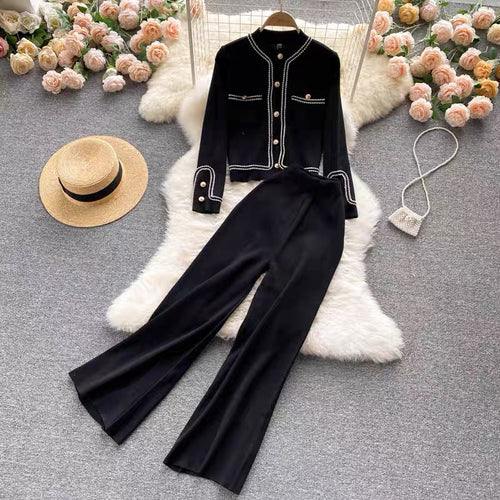 Elegant knitted loungewear set for women with beautiful button details and a wide leg Lune London