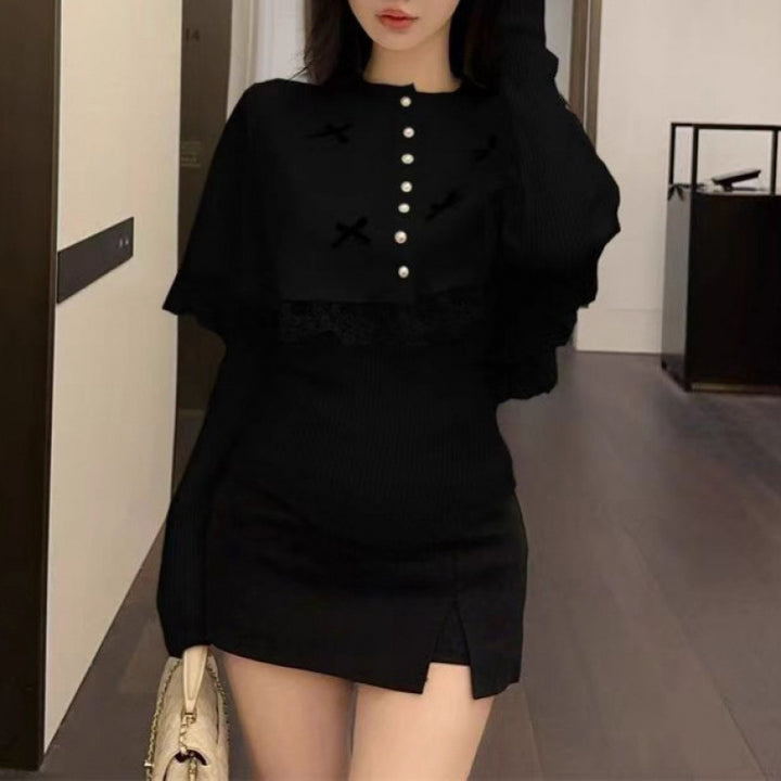 Blouse en tricot élégante pour femme avec bordure en dentelle et boutons décoratifs Chic & Stil