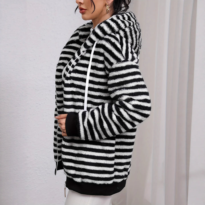 Cardigan Femme Douillet avec Rayures Contrastantes Chic & Stil