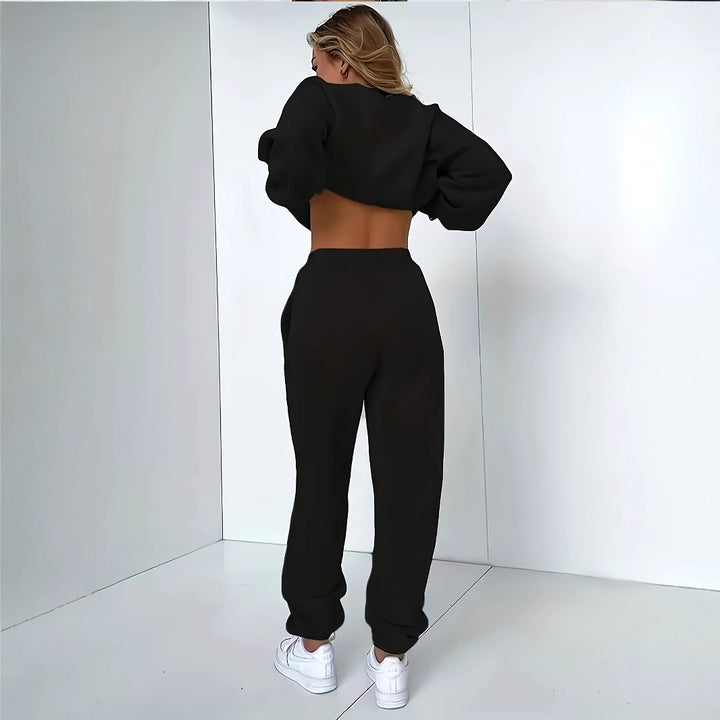 Women's hoodie and jogger set with urban Brooklyn design Chic & Stil