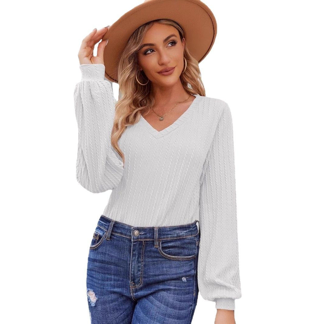 Women's knit sweater with a fine ribbed texture and a casual V-neck Lune London