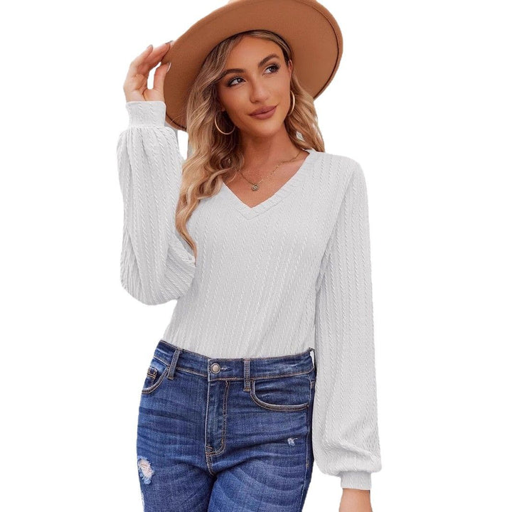 Women's knit sweater with a fine ribbed texture and a casual V-neck Lune London