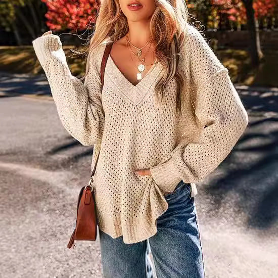 Women Light knitted V-neck sweater with relaxed fit Lune London