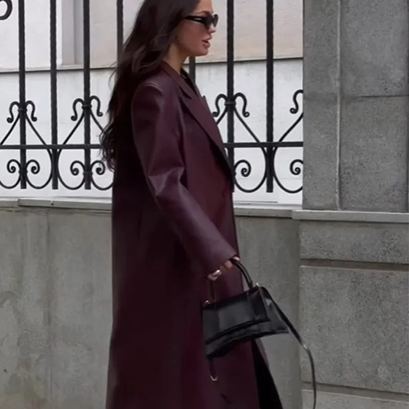 Fashionable women's faux leather coat with elegant cut Lune London