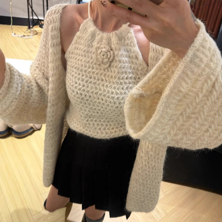 Short knitted tank top for women with floral accents Lune London