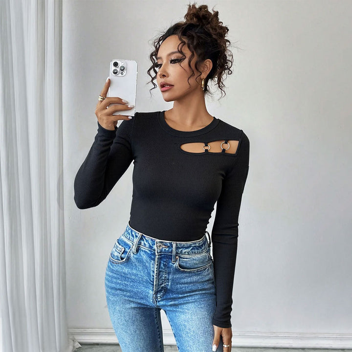 Chemise à manches longues pour femme avec un design asymétrique à découpes et des détails en anneau à la mode Chic & Stil