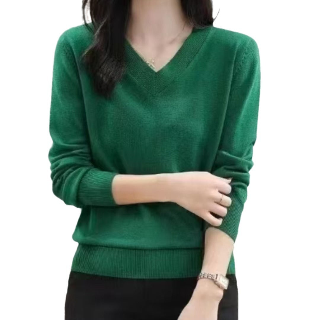 Ladies elegant V-neck sweater with a fine knitted texture Lune London