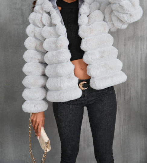 Trendy plush jacket for women with voluminous puff sleeves Lune London