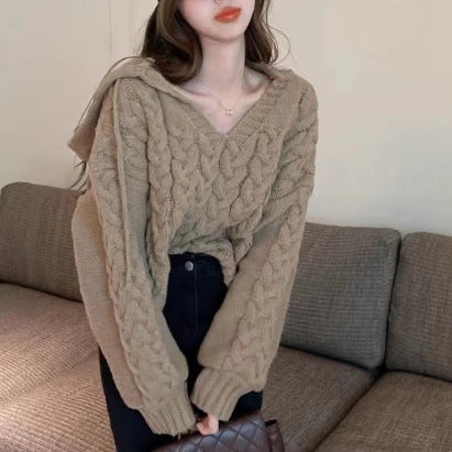 Braided pattern hoodie for women with V-neck Lune London