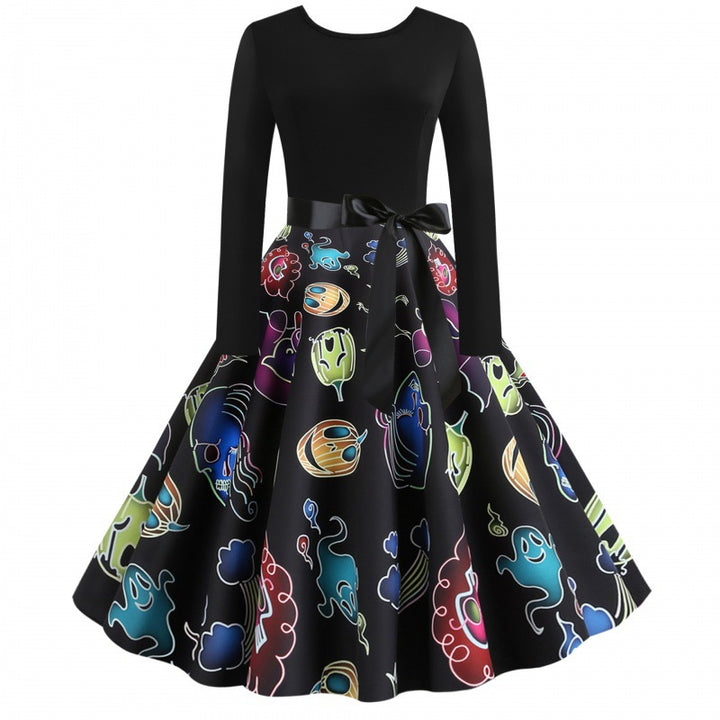 Robe swing pour femmes avec un design de fantôme ludique et une jupe qui tourne Chic & Stil