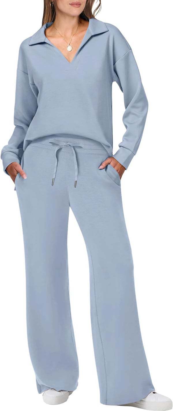 Casual lounge set for women with loose fit and comfortable V neck Lune London