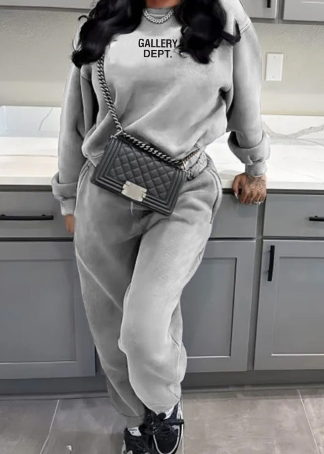 Women's leisure set with stylish graphics Lune London