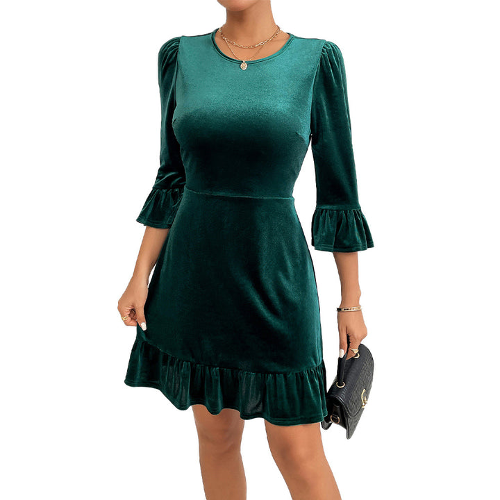 Robe minime en velours pour femmes avec des détails froncés et des manches volumineuses Chic & Stil