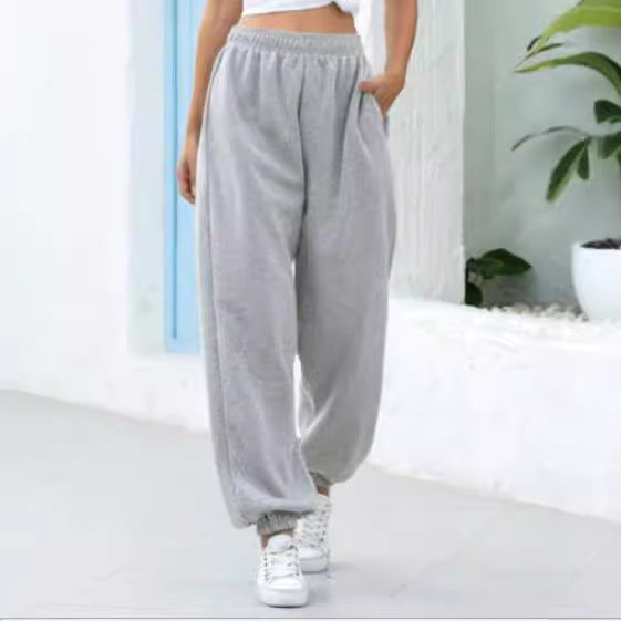 Casual pants for women with elastic waistband and side pockets Lune London