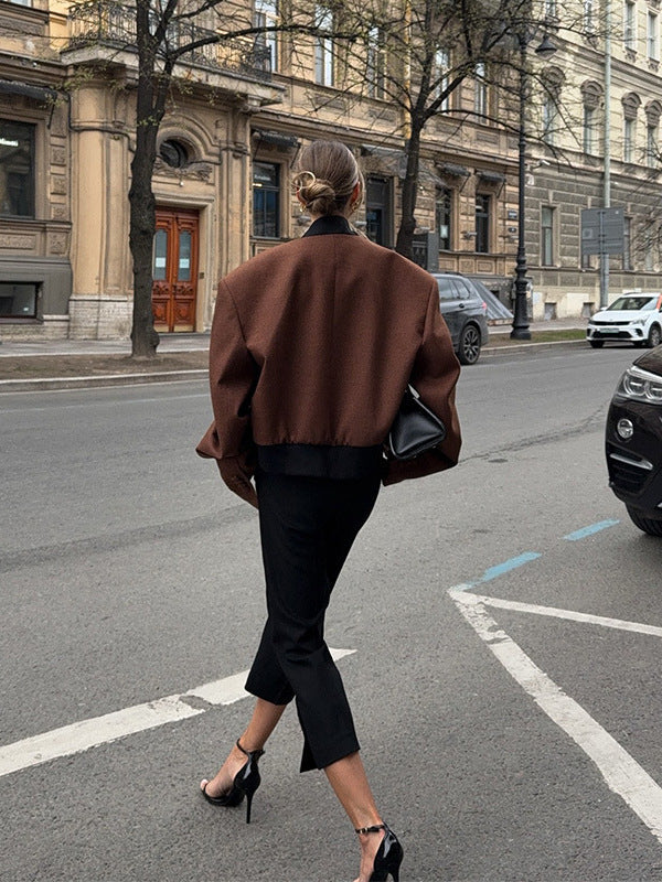 Fashionable short women's jacket with structured cut and high collar Lune London