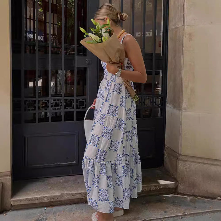 Women's maxi dress with off-shoulder design and floral patterns Lune London