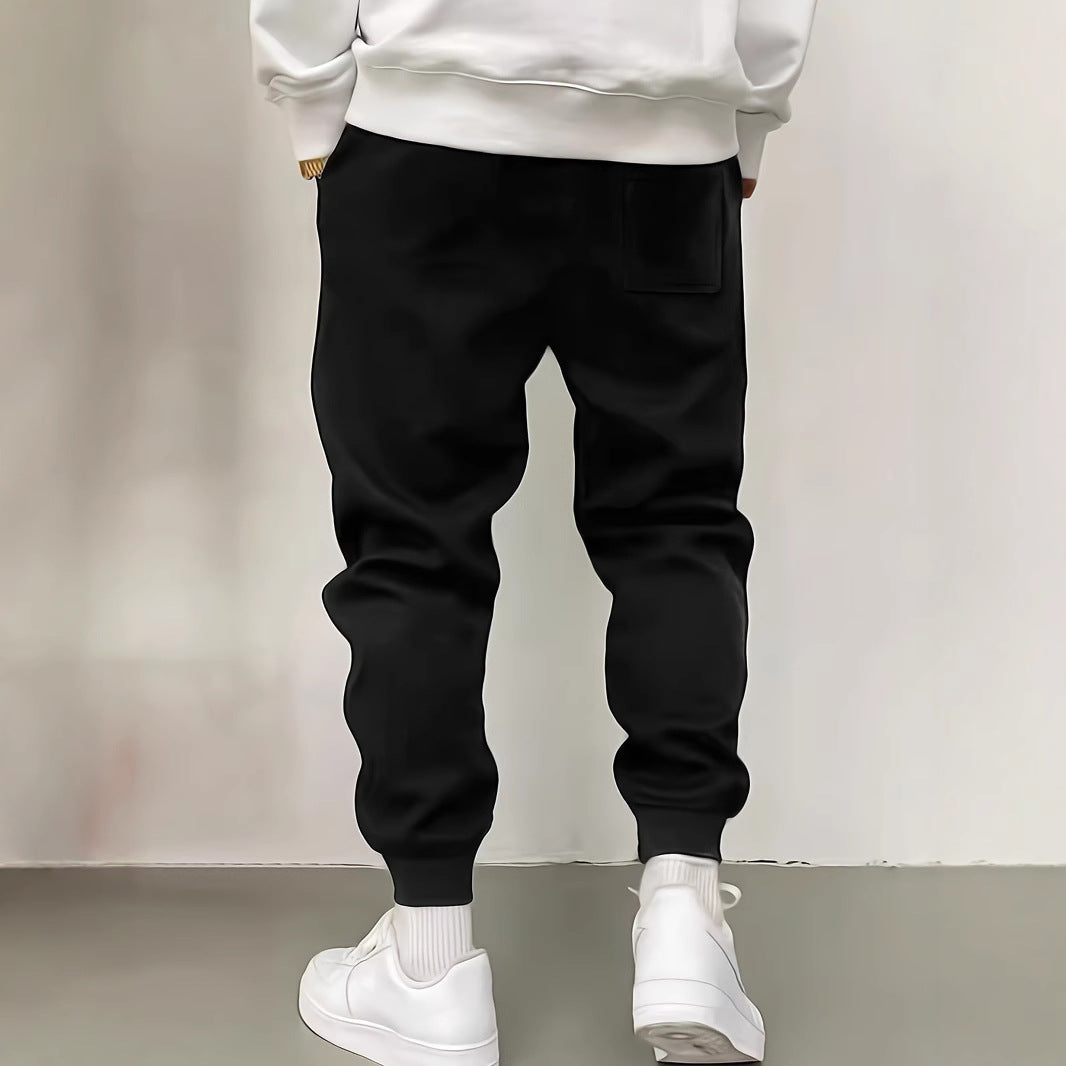 Comfortable jogging pants for men with functional pockets Lune London