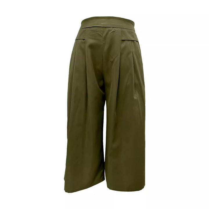 Wide trousers for women with elegant pleats and practical pockets Lune London