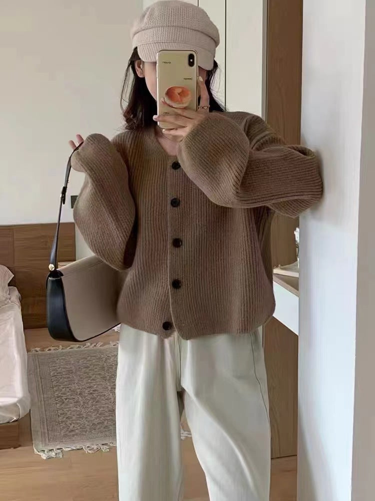 Thick knit jacket for women with button closure and wide sleeves Lune London