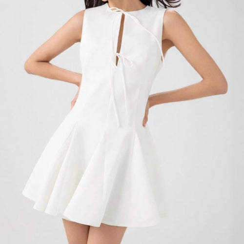 Leisure dress for women with refined knot details and a flowing hem Lune London