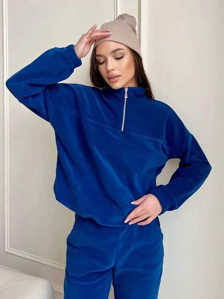 Women's cozy fleece loungewear set with half-zip and elastic waistband Lune London