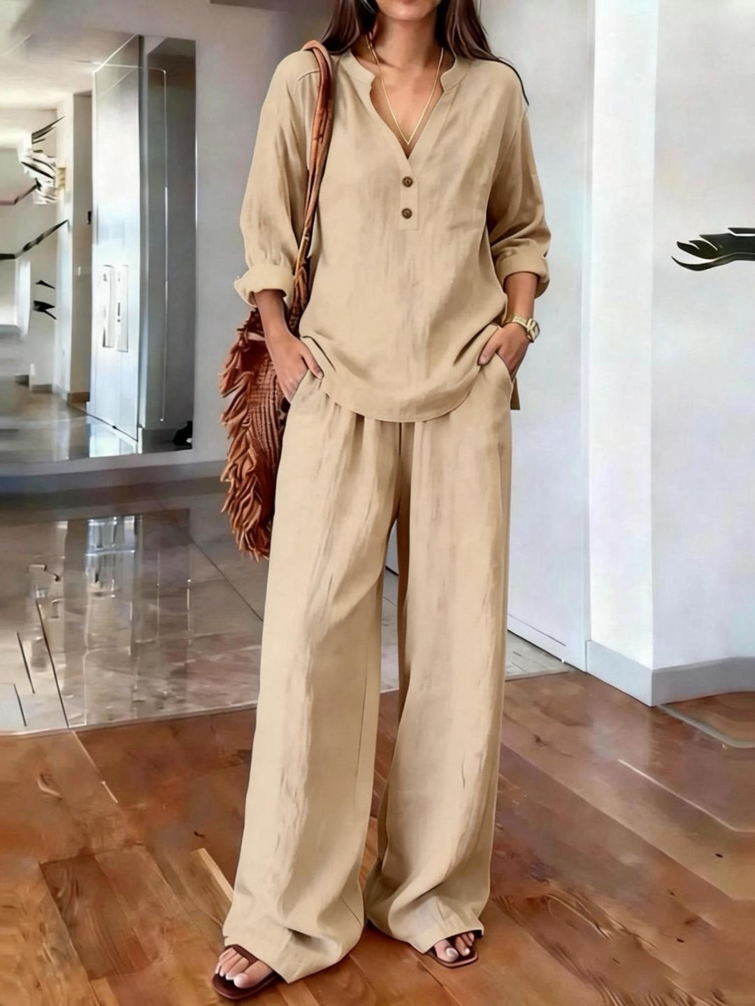 Casual set for women with structured top and wide pants Lune London
