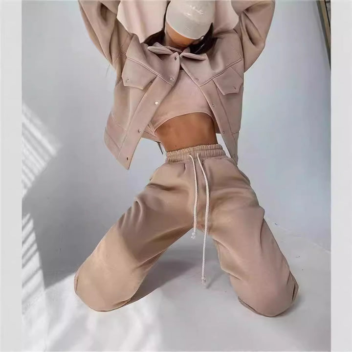 Casual sweatshirt set for women with stylish jacket and comfortable joggers Lune London