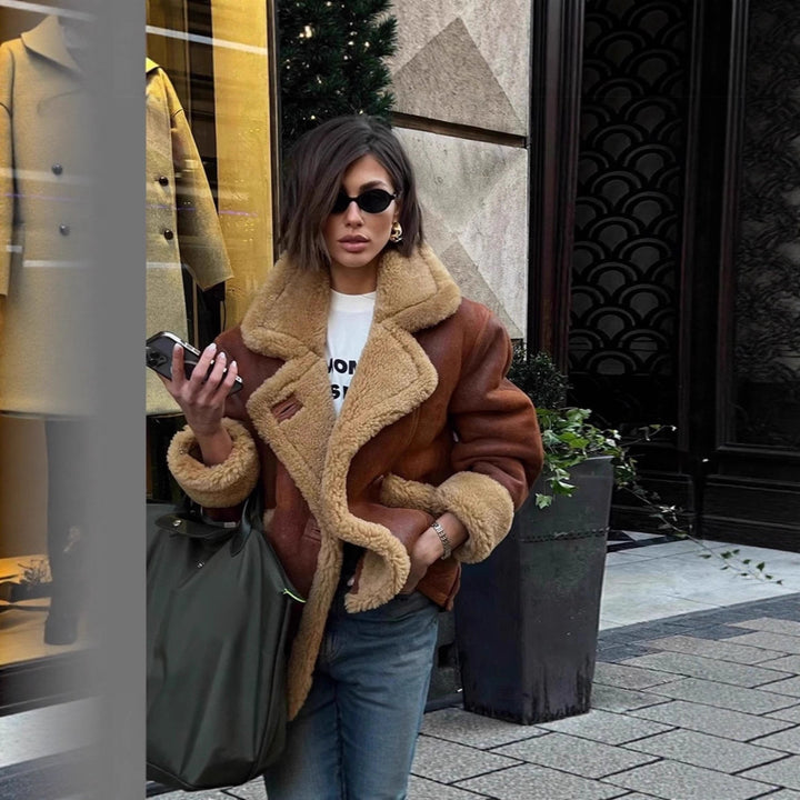 Teddy leather jacket for women with original collar and removable details Lune London
