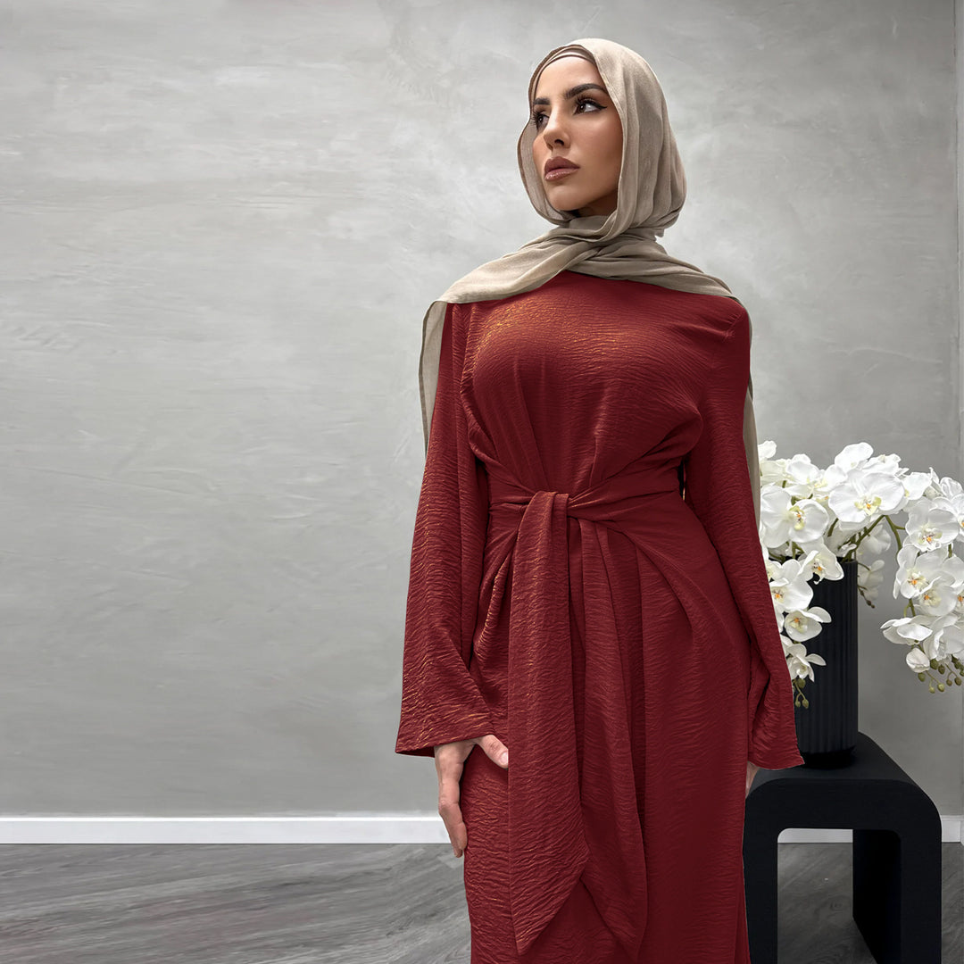Trendy women's maxi dress in fluid fabric with wide sleeves Lune London