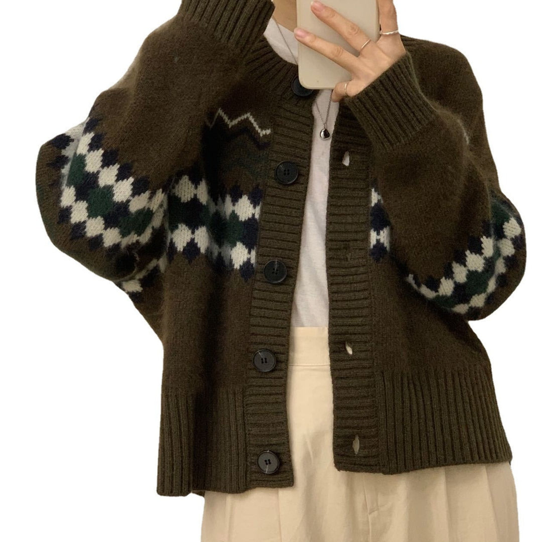 Cardigan en tricot confortable pour femmes avec des motifs ornementaux Chic & Stil