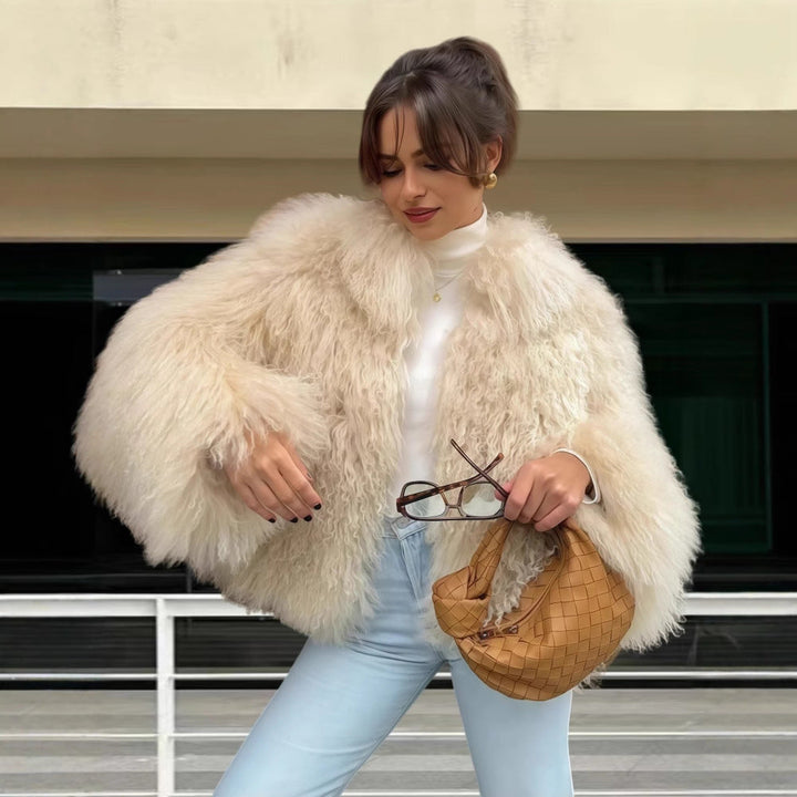Women’S Luxurious Fur Jacket with Voluminous Sleeves and Elegant Cut Lune London