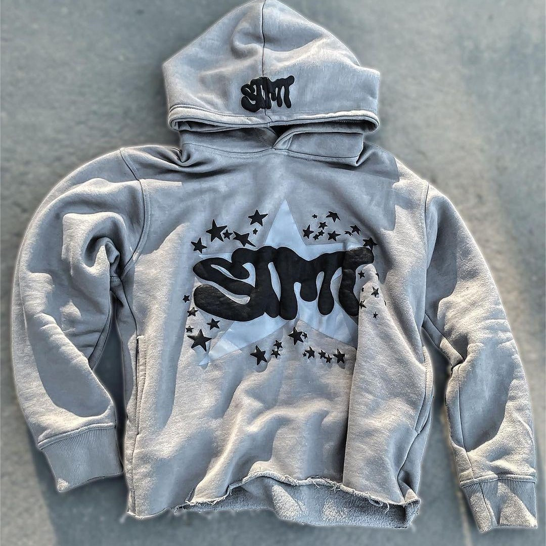 Women's hoodie with trendy graphic design Chic & Stil