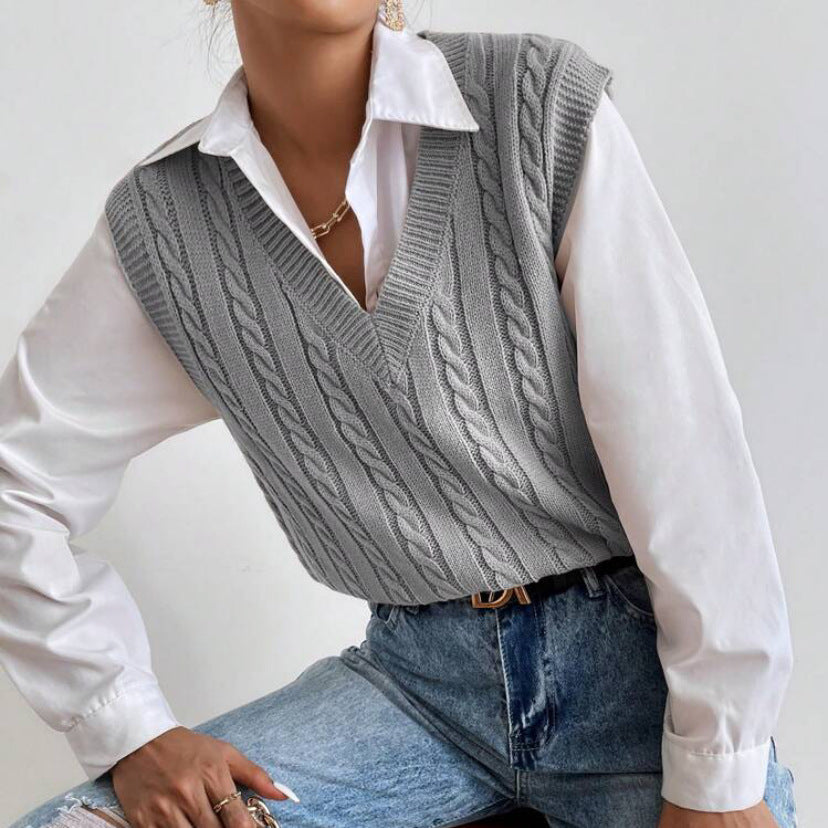 Knitted vest for women with V-neck and exclusive ribbed pattern Lune London