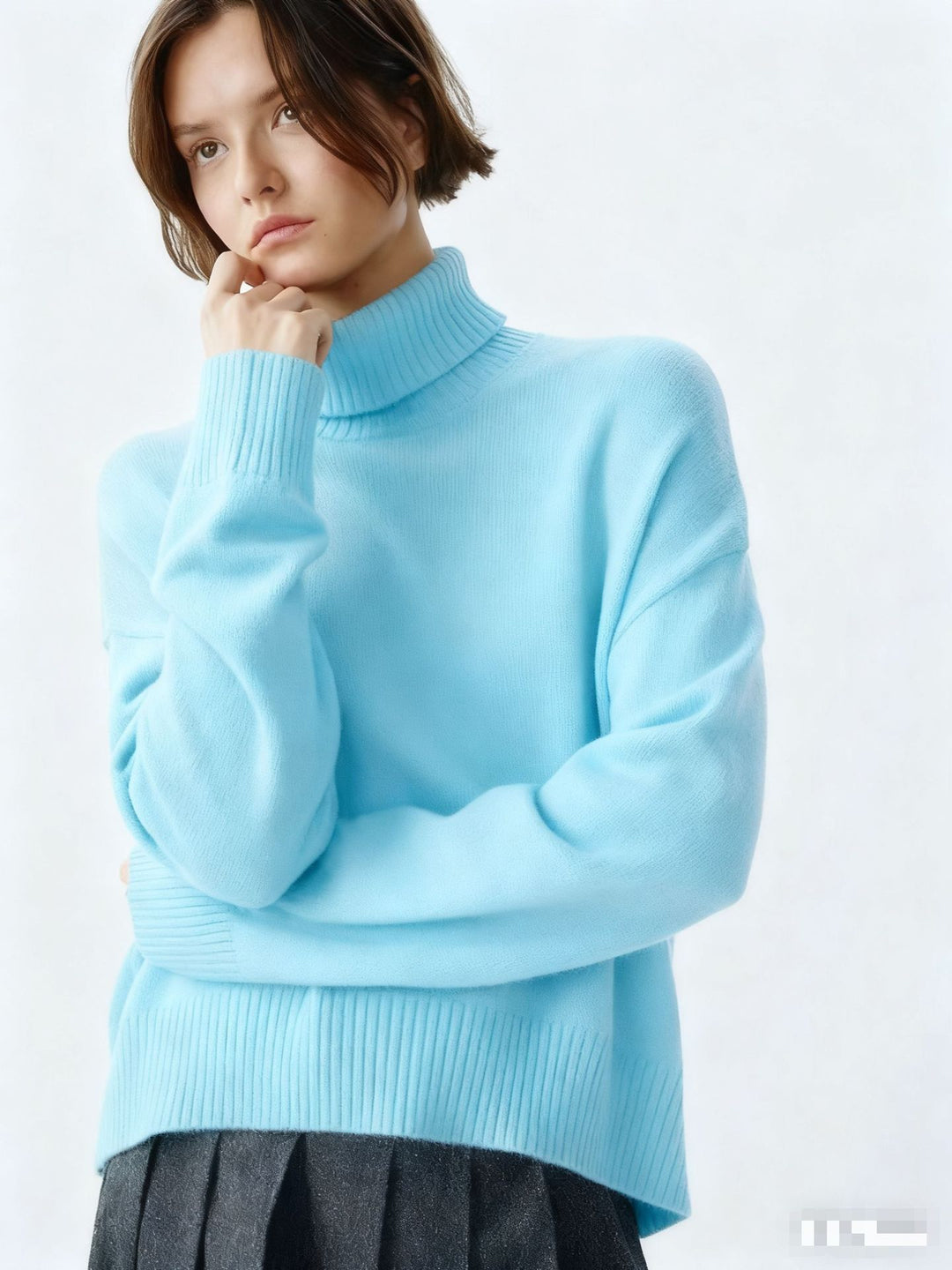 Pull Femme Col Roulé Confortable avec Coupe Oversize et Structure à Fines Côtes Chic & Stil