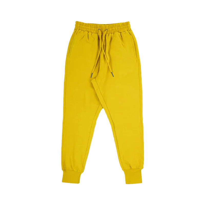 Comfortable jogging pants for men with elastic waist and practical pockets Lune London