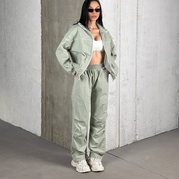 Sports leisure set for women with breathable fabrics and elastic waistband Lune London