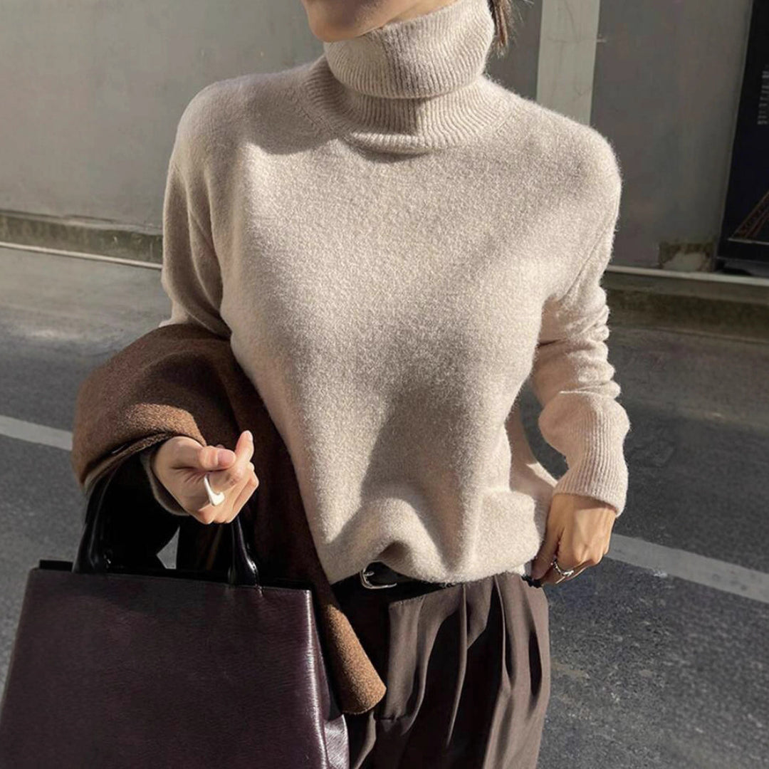 Ladies elegant turtleneck sweater in fine wool Lune London