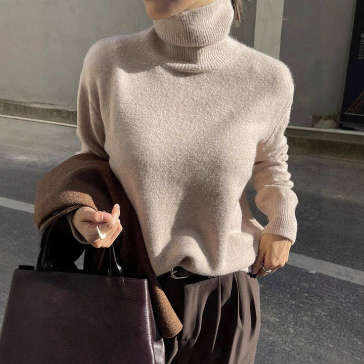 Ladies elegant turtleneck sweater in fine wool Lune London